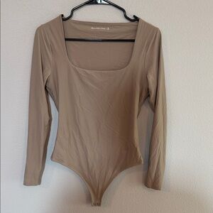 Abercrombie & Fitch Women's Taupe Scoop-Neck Long Sleeve Bodysuit